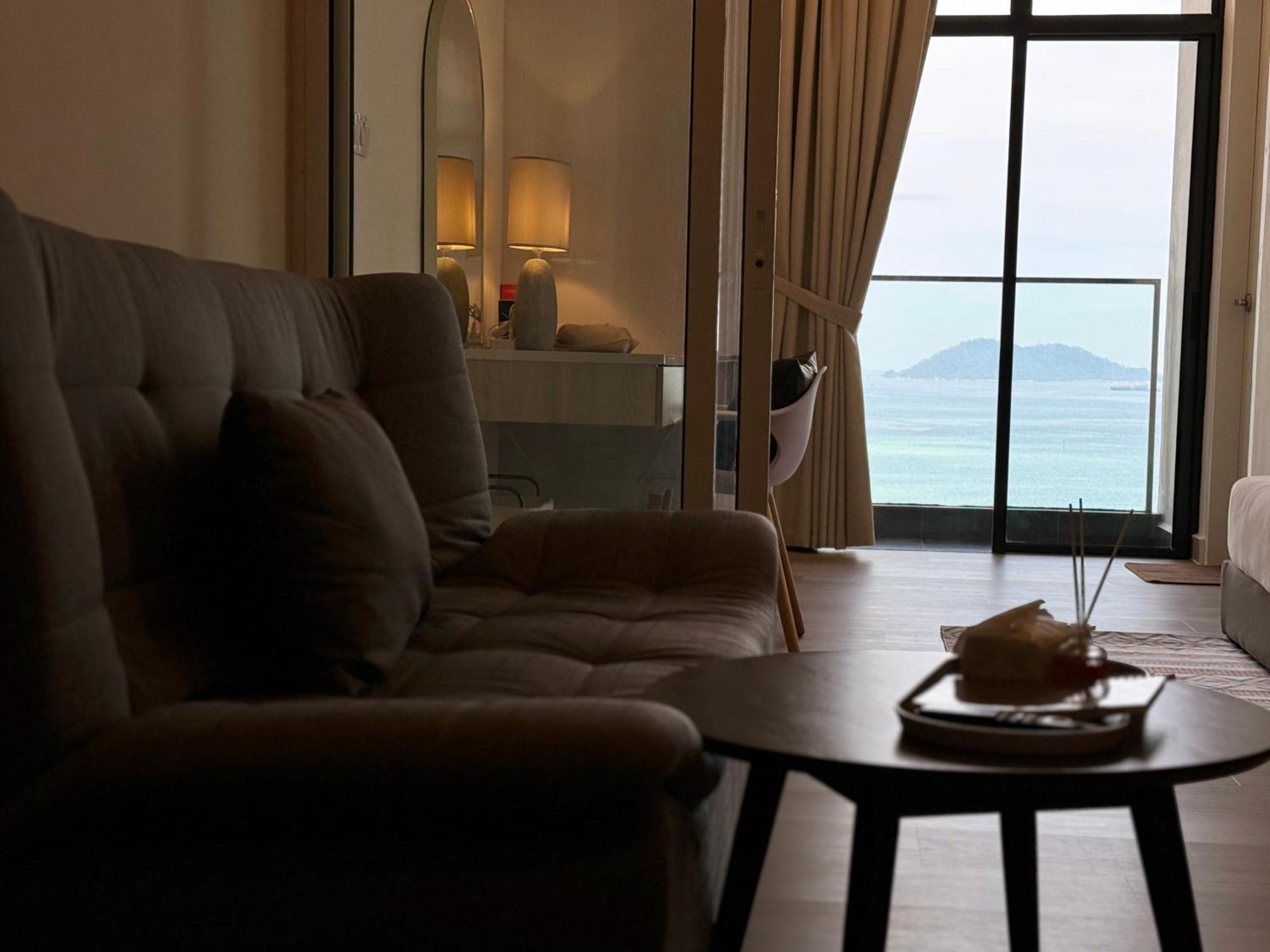 The Shore Cbd Kota Kinabalu By Laxzone Suite 외부 사진