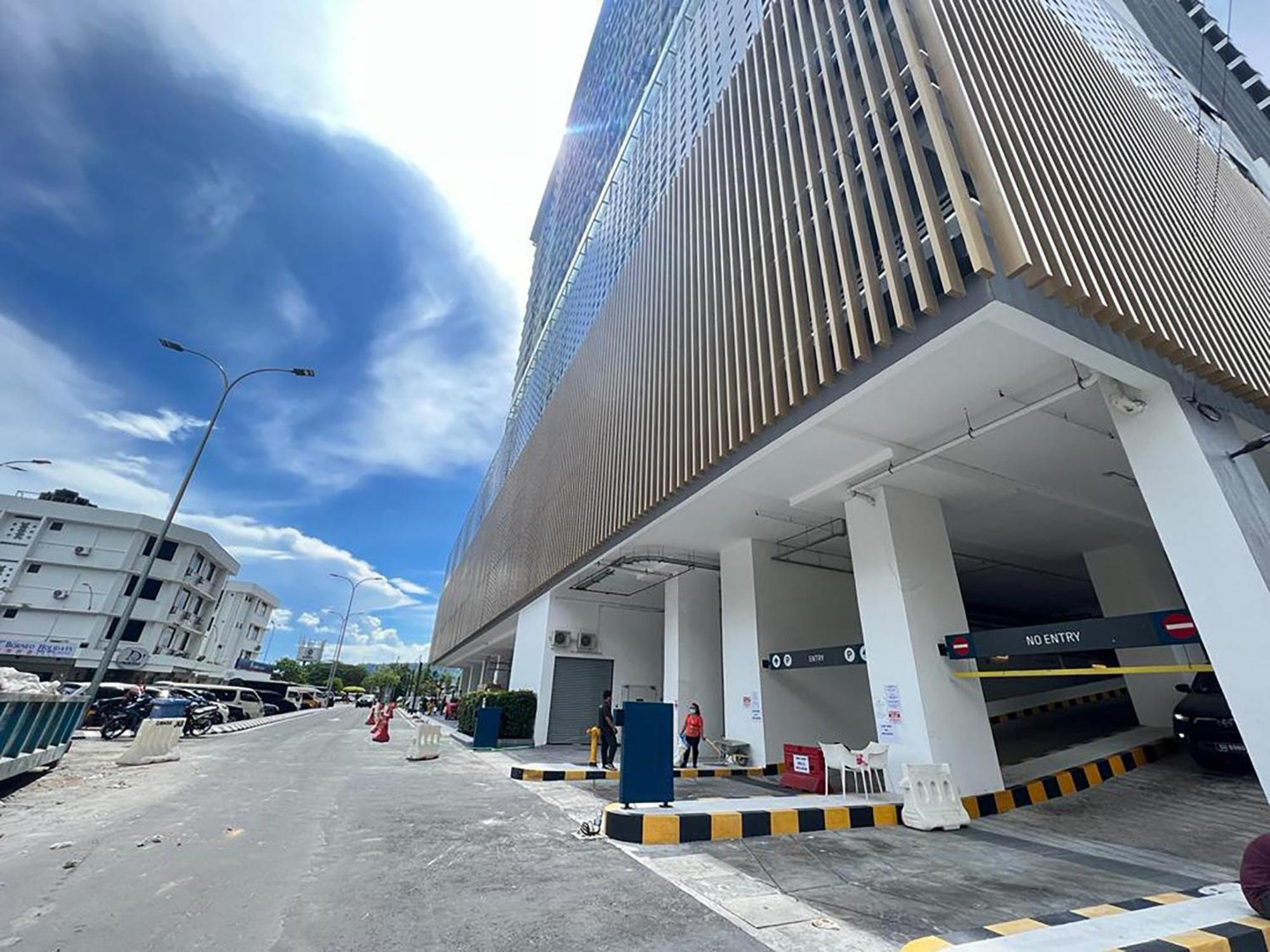 The Shore Cbd Kota Kinabalu By Laxzone Suite 외부 사진