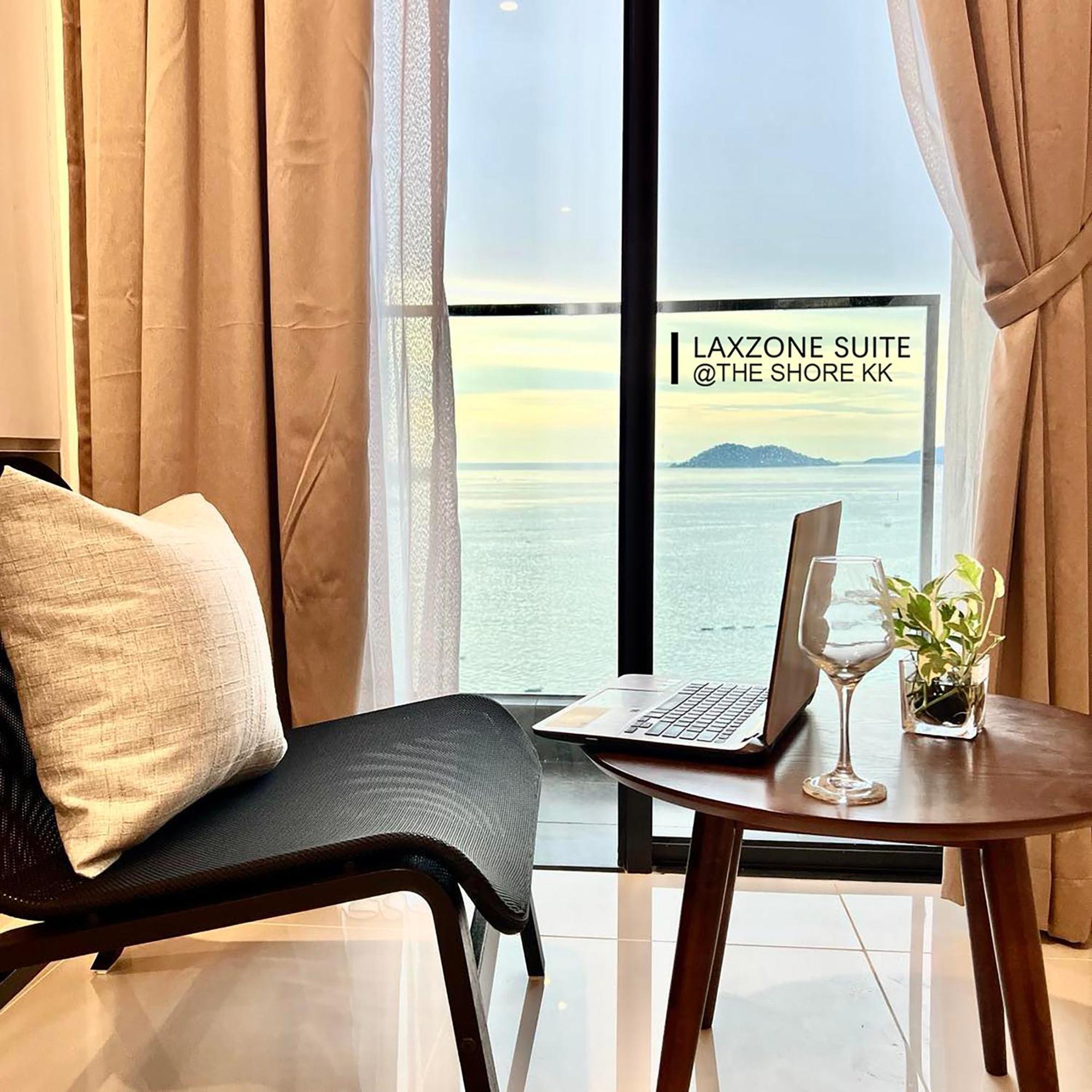 The Shore Cbd Kota Kinabalu By Laxzone Suite 외부 사진