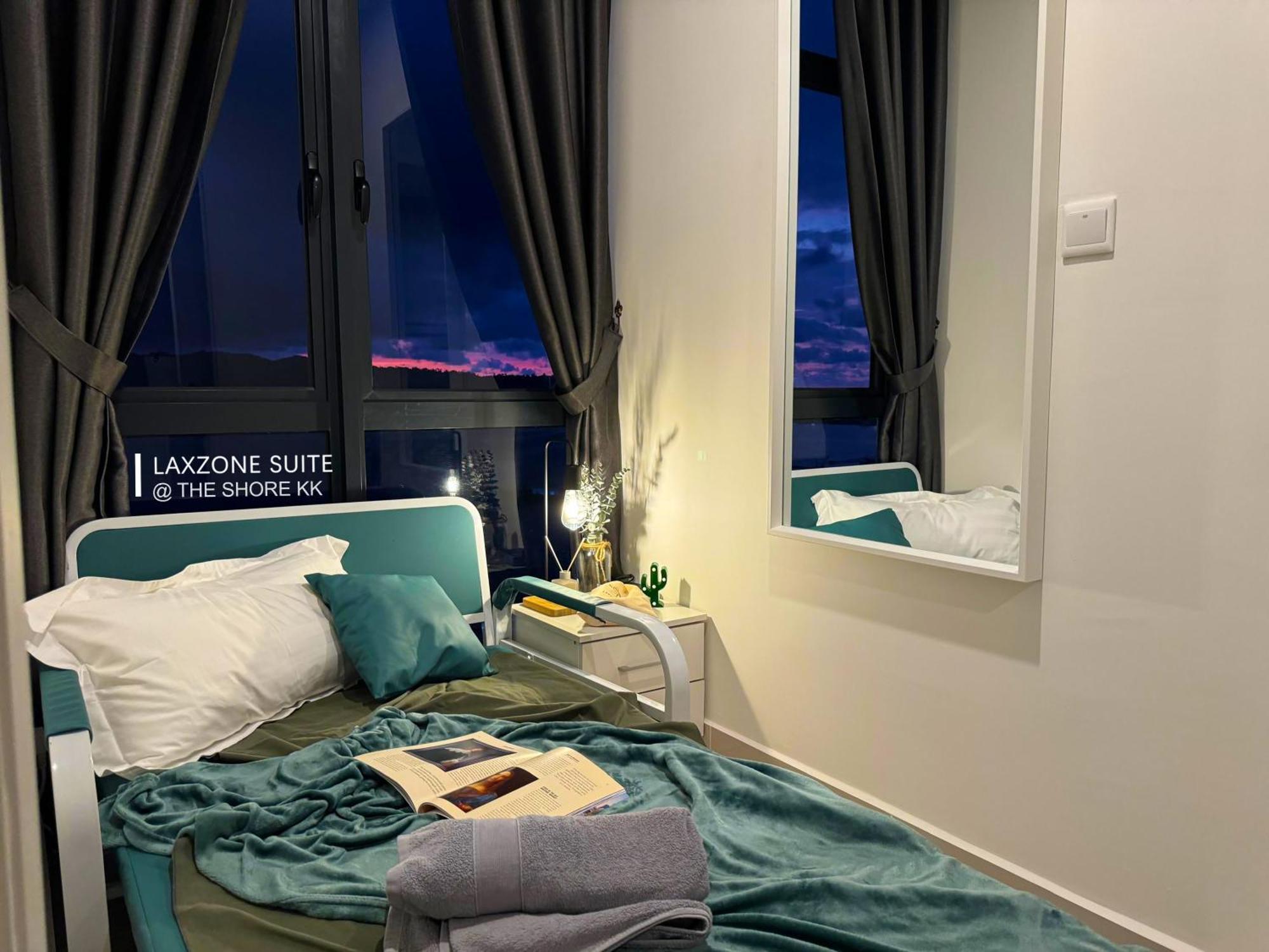 The Shore Cbd Kota Kinabalu By Laxzone Suite 외부 사진