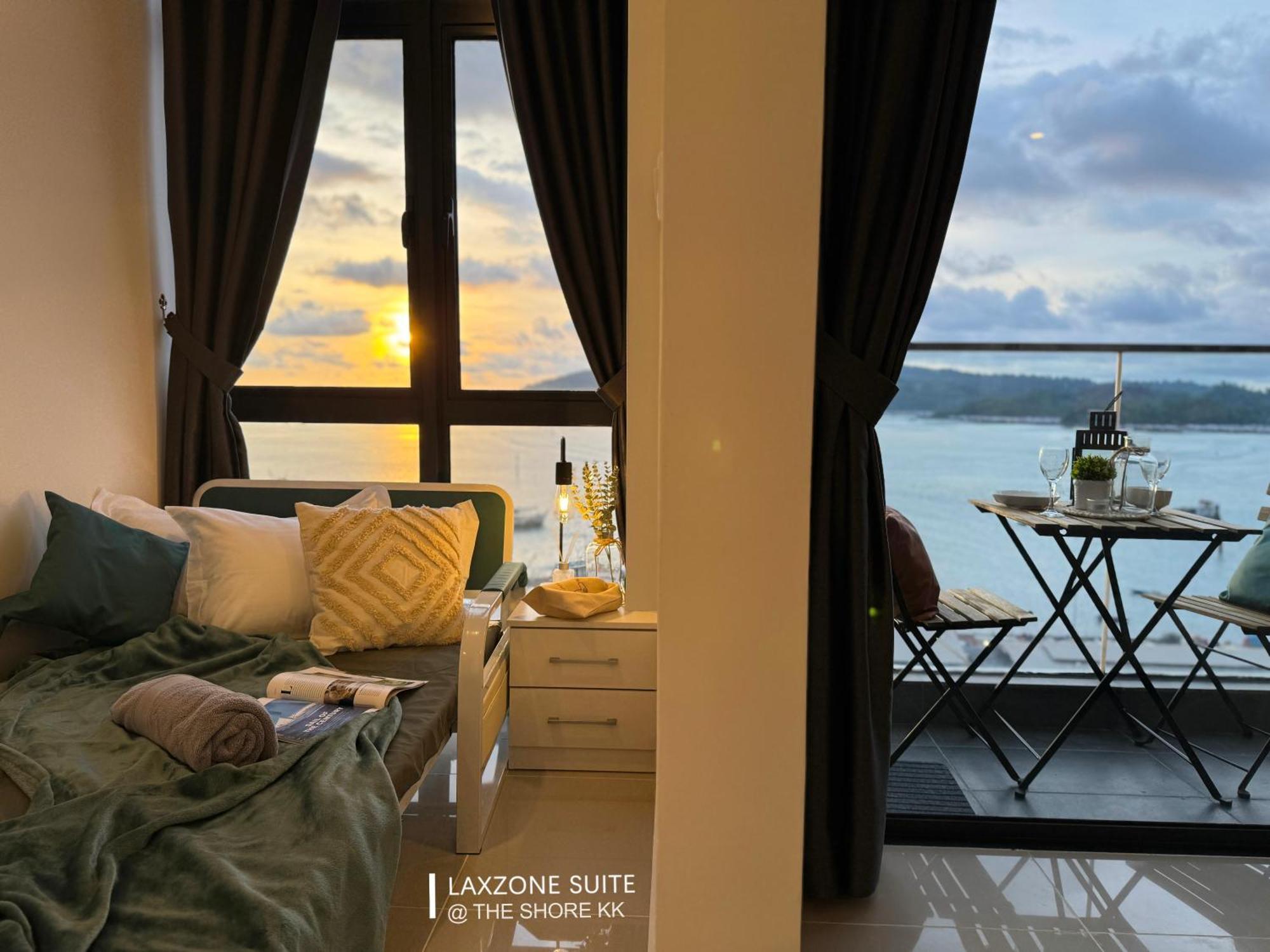 The Shore Cbd Kota Kinabalu By Laxzone Suite 외부 사진
