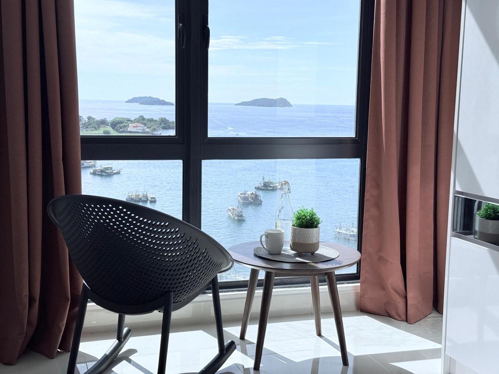 The Shore Cbd Kota Kinabalu By Laxzone Suite 외부 사진